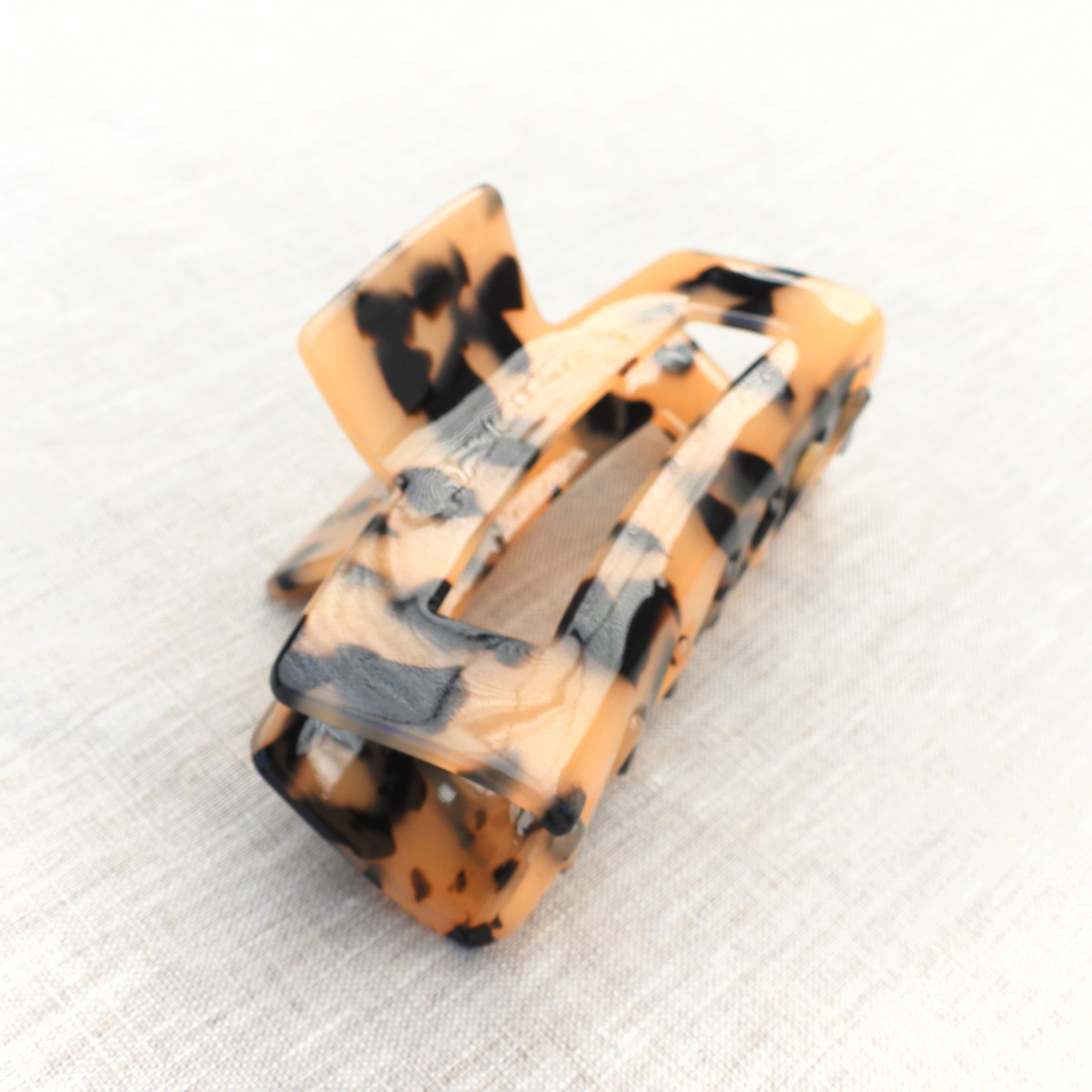 Harriet Large Acetate Hair Claw Tortoise Shell
